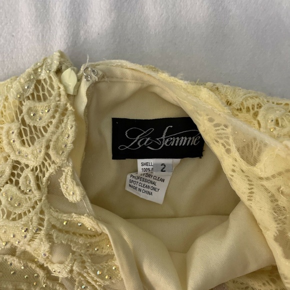NEW La Femme [ 2 ] Stretch Lace High Slit Gown in Pale Yellow - Picture 4 of 14